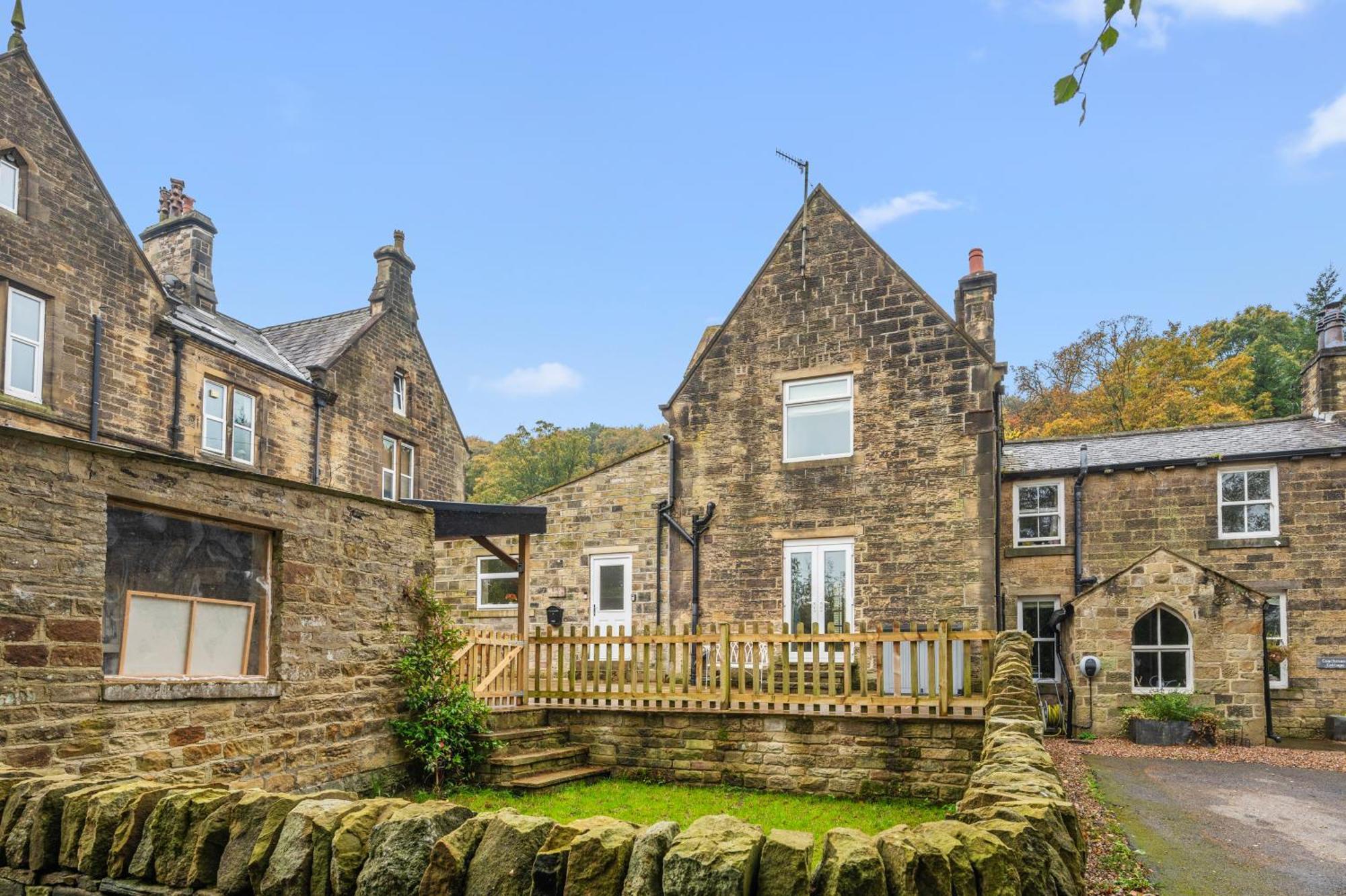 Relax At Little Hawkcliffe Villa Steeton Exterior photo