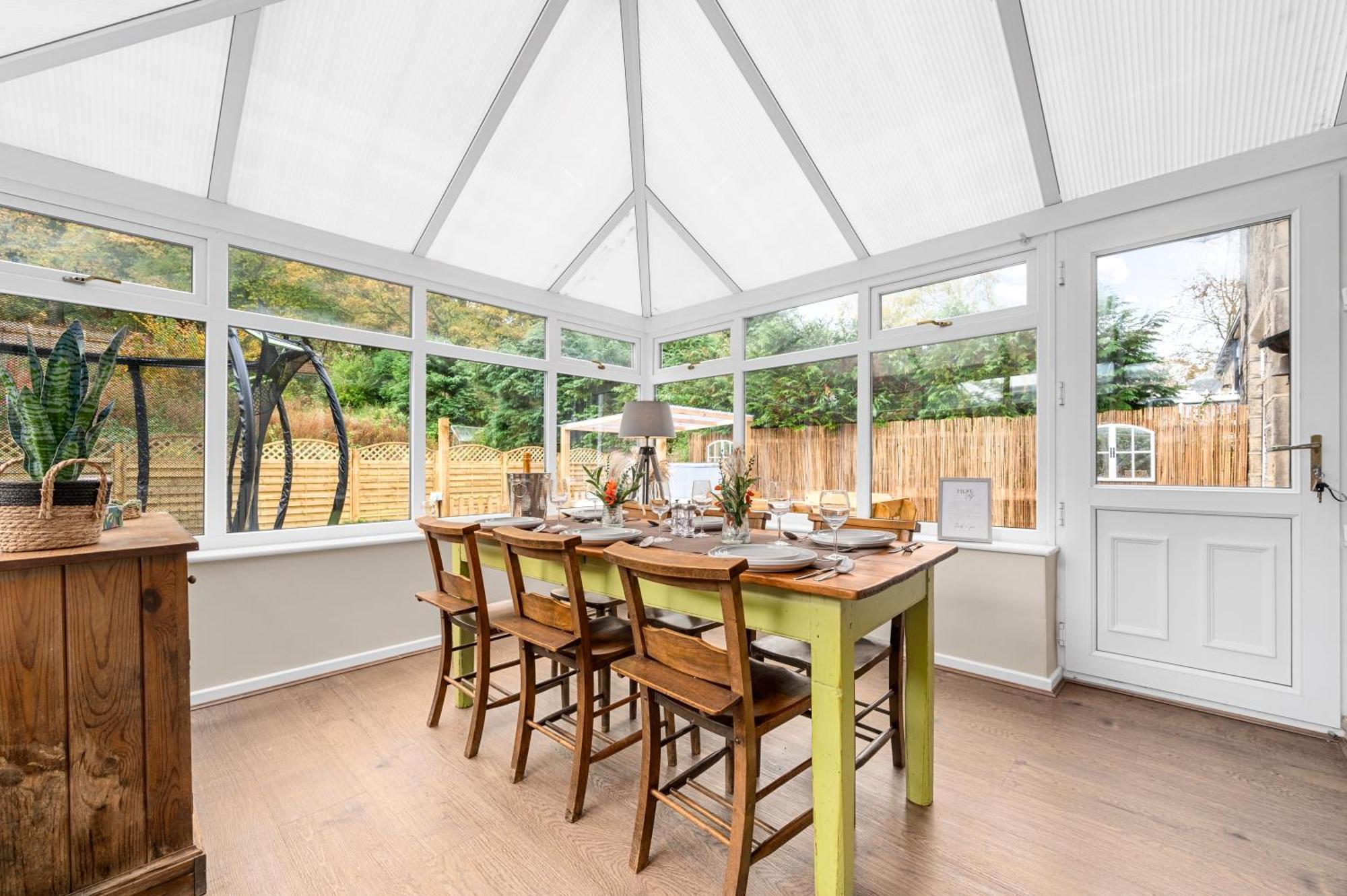 Relax At Little Hawkcliffe Villa Steeton Exterior photo